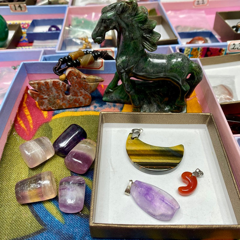 Anthony Live! Horse Carving*1+Free Gift Box*1 ($69.99)